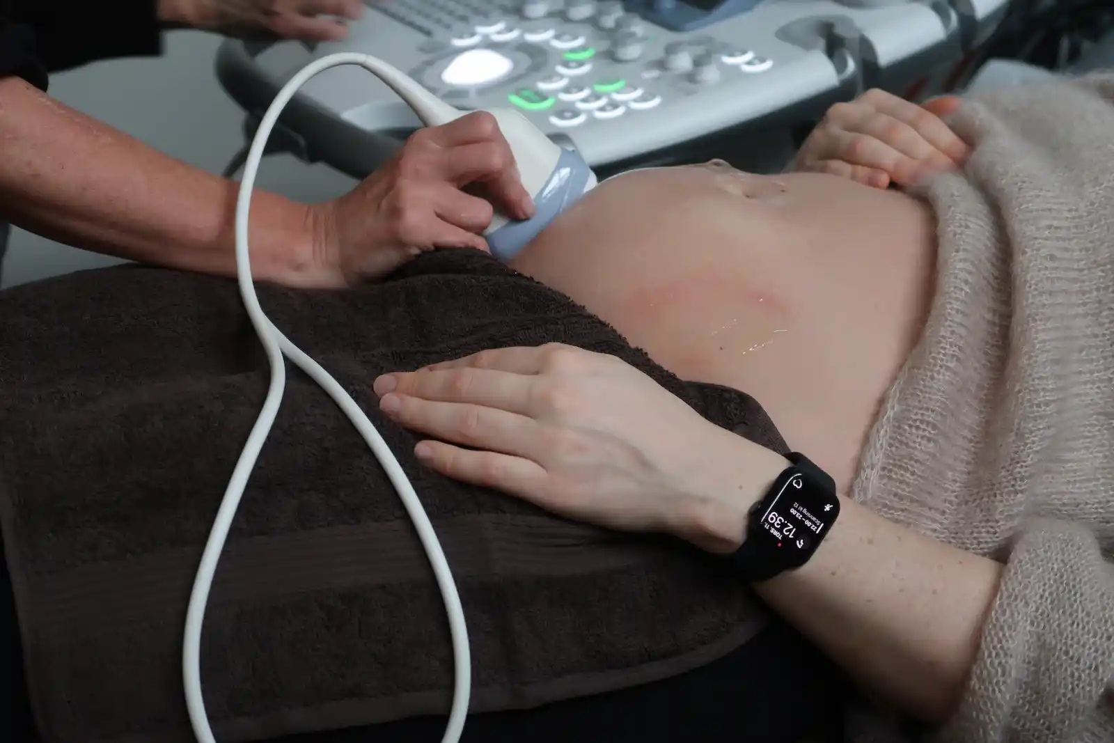 Nakkefoldsscanning i 2D, hvor fosteret ses i profil.